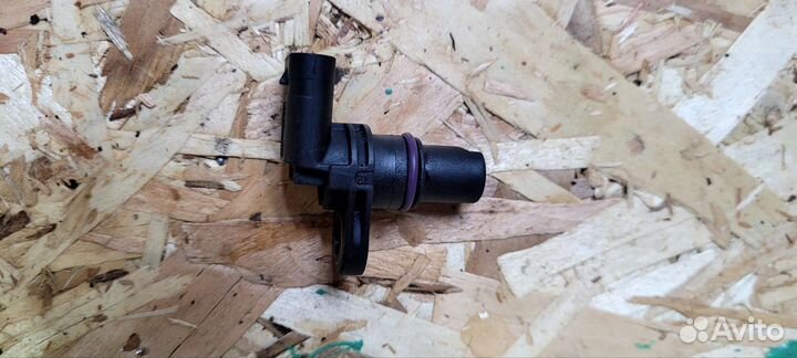 Датчик положения распредвала 06H905163B Vag