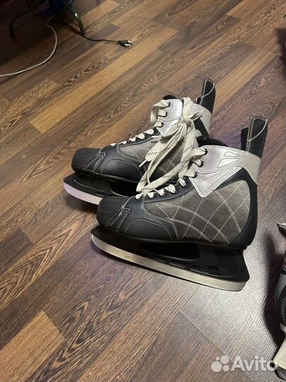 Коньки хоккейные