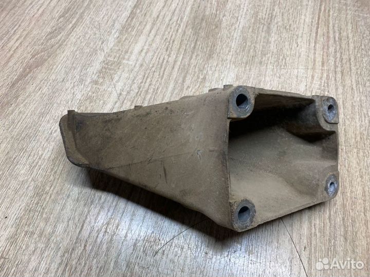 Кронштейн Двс Левый Range Rover L322 5.0 508PS