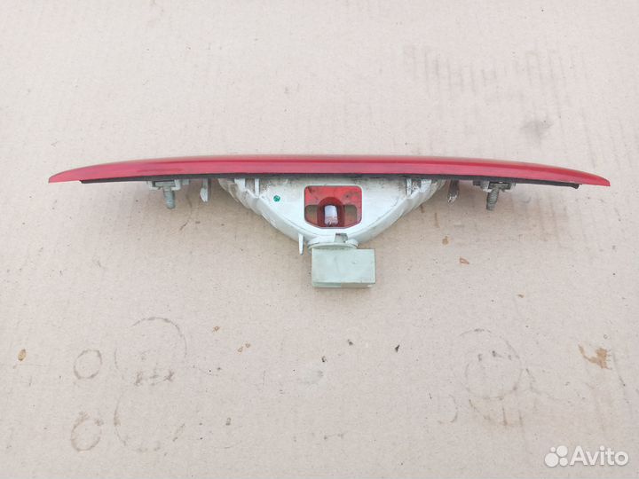 Стоп-сигнал Nissan Note e11 задний