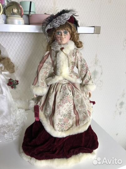 Кукла фарфоровая коллекционная