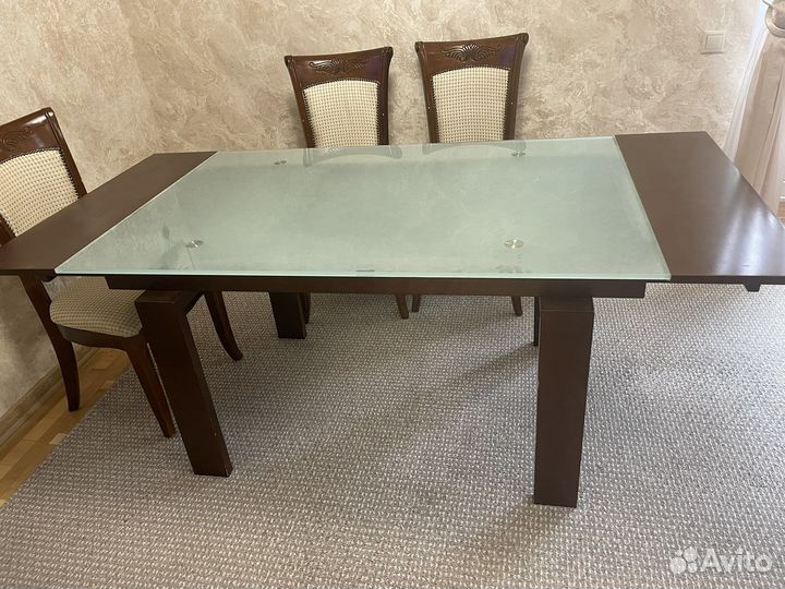 Кухонный стол стеклянный раздвижной