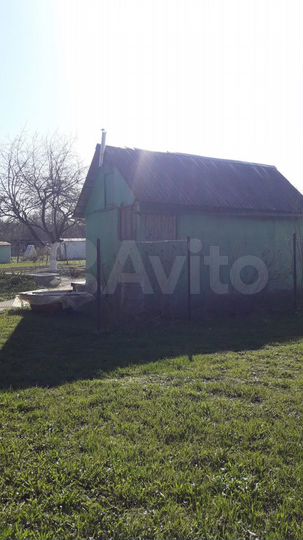 Дача 20 м² на участке 10 сот.