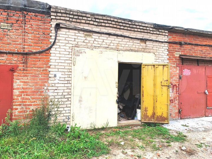 Гараж, > 30 м²