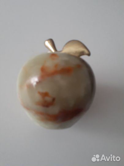 Статуэтка яблоко