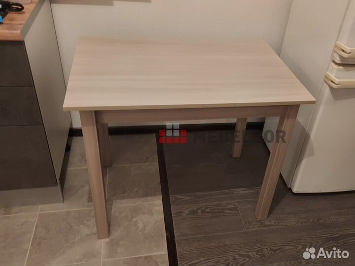 Стол обеденный