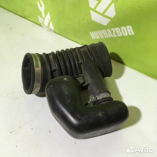 Патрубок воздушного фильтра Сузуки Гранд Витара