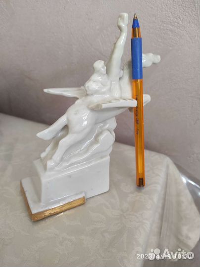 Фарфоровые статуэтки лфз