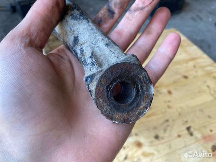 Кулак поворотный передний левый Mazda 6 I (Gg)