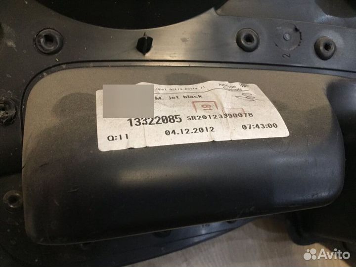 Обшивка салона правая Opel Astra J GTC 3D 1.4 2012