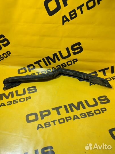 Кронштейн бампера передний левый Skoda Octavia A5