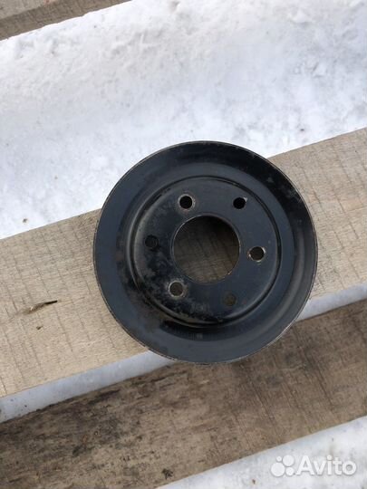 Шкив помпы VAG 037 121 031 B
