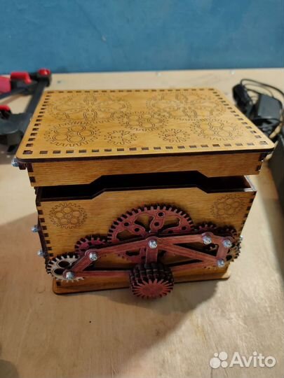 Деревянная шкатулка новая