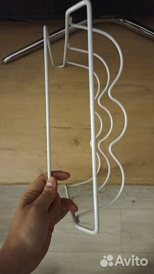 Универсальная полка для бутылок в холодильник