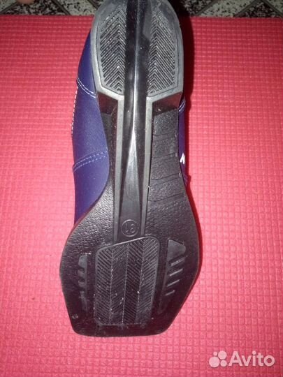 Лыжные ботинки детские 31 размер