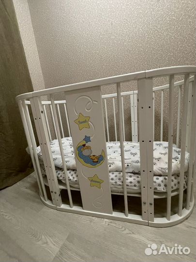 Детская кроватка с маятником овальная