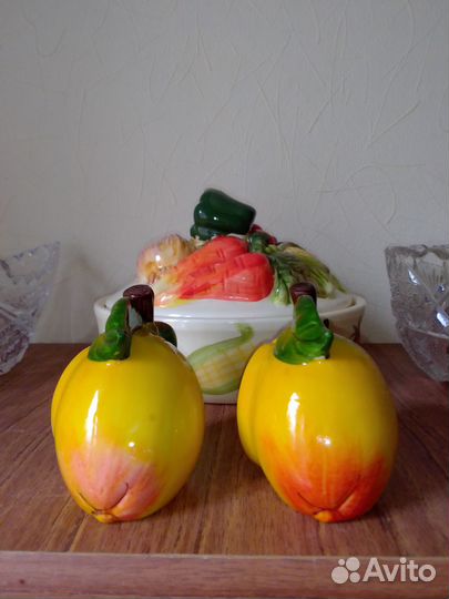 Набор посуды для сервировки