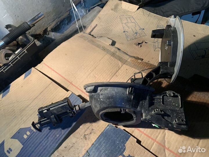 Renault fluence лючок бензобака