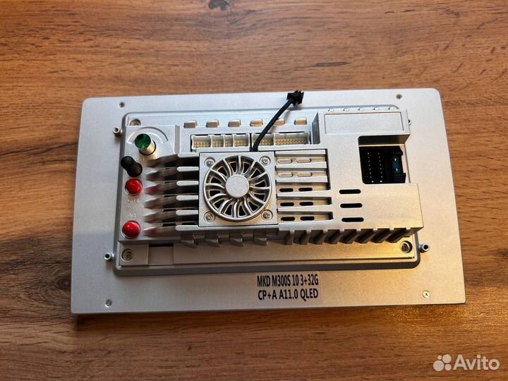 Магнитола Mekede M300SQ 3/32 10