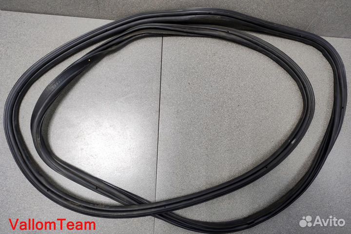 Лот CX60 Уплотнитель двери багажника Mazda CX-7