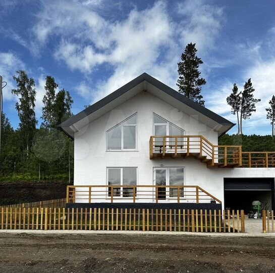 Дом 220 м² на участке 7,3 сот.