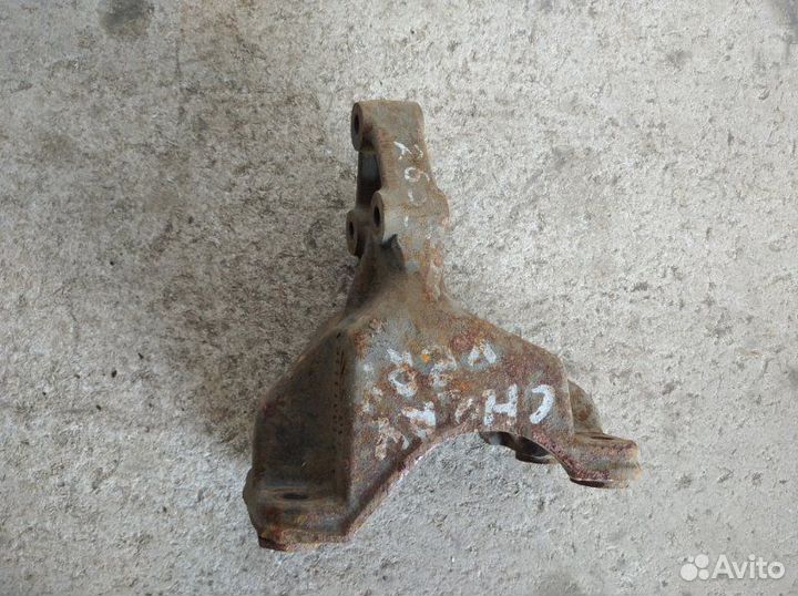 Кронштейн двигателя правый Chery Very 2011-2014