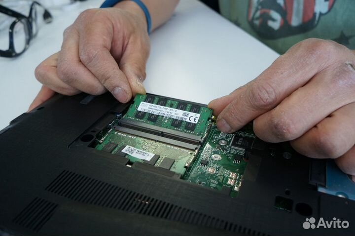 Мастер по ремонту компьютеров чистка ноутбуков
