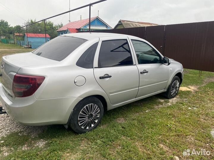 LADA Granta 1.6 МТ, 2013, 137 400 км