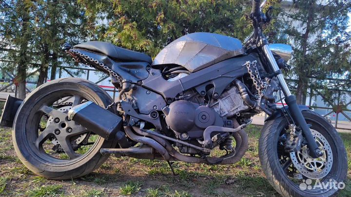 Кастом на базе Honda VFR 800