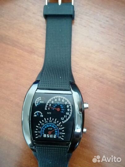 Часы спидометр