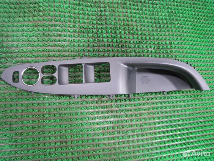 Накладка двери Hyundai i30 2011