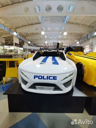 Детская кровать-машина