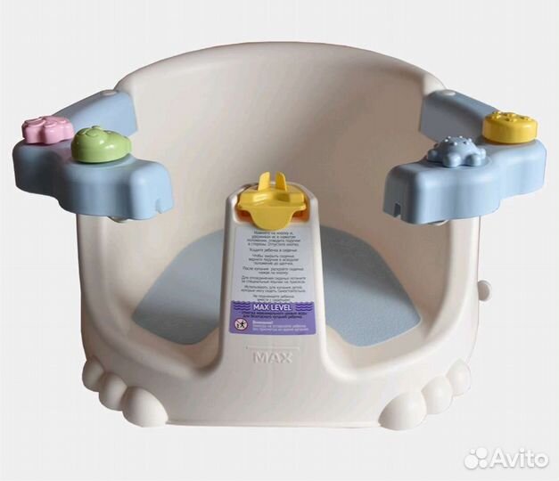 Стульчик для купания малыша в ванной