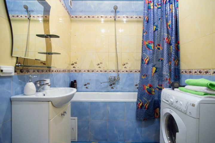 2-к. квартира, 52 м², 1/9 эт.