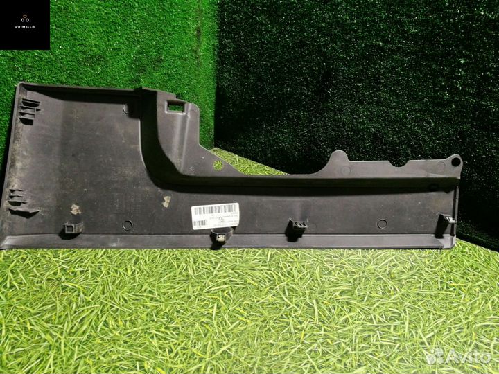 Молдинг переднего бампера правый Renault T-Series