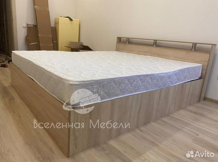 Кровать