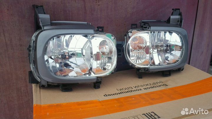 Фары ниссан куб Z-11 2005-2009г рестайлинг