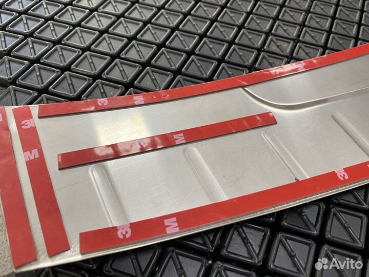 Накладка на задний бампер Land Rover Evoque 2011+