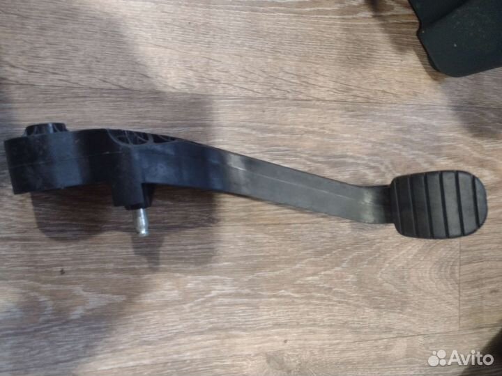 Педаль сцепления Рено дастер,Лада Ларгус