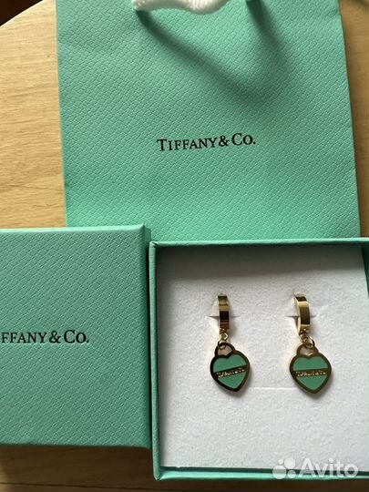 Tiffany серьги в упаковке бренда