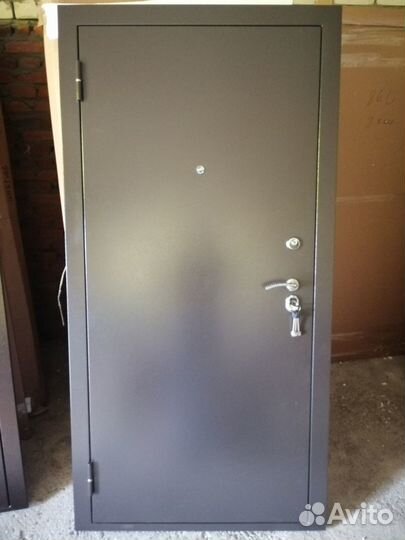 Дверь входная В5