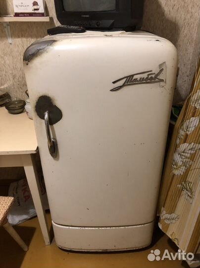 Ретро холодильник