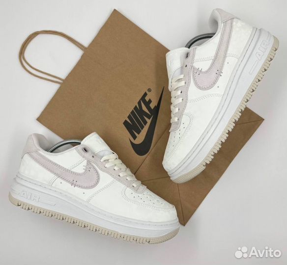 Nike Luxe White с подошвой Gum