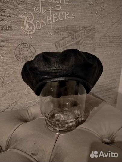 Берет из натуральной кожи