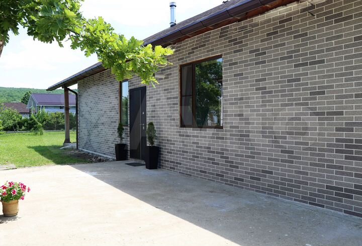 Коттедж 265 м² на участке 12 сот.