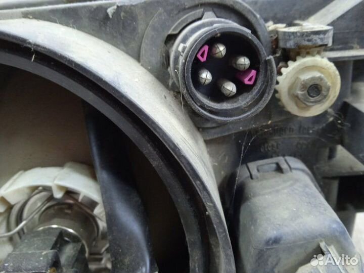 Фара передняя правая Volkswagen Passat B3 1992