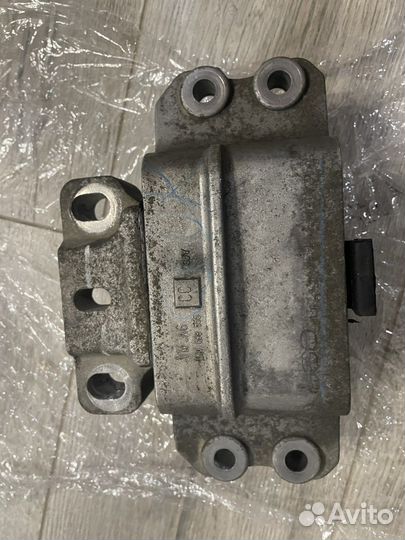 Опора двигателя левая Джетта 6