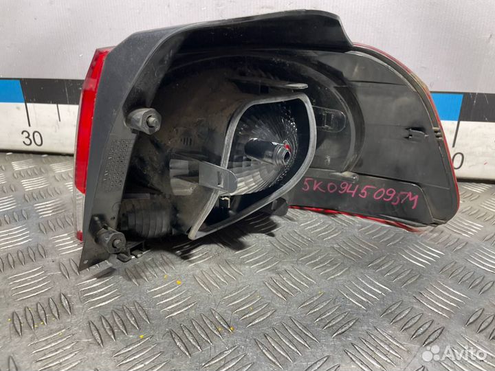 Б/У Фонарь задний наружный левый#001