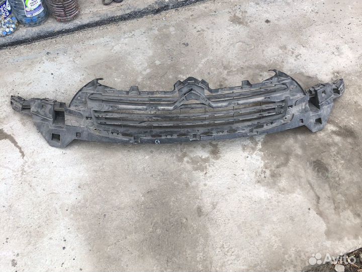 Peшеткa радиатора Сitrоen С4 cедан B7 кузов