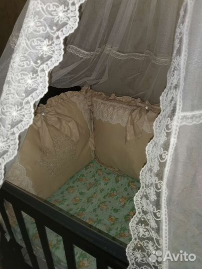 Бортики и балдахин новые